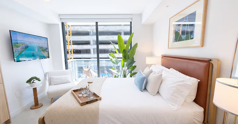 Apartment 306, Miami